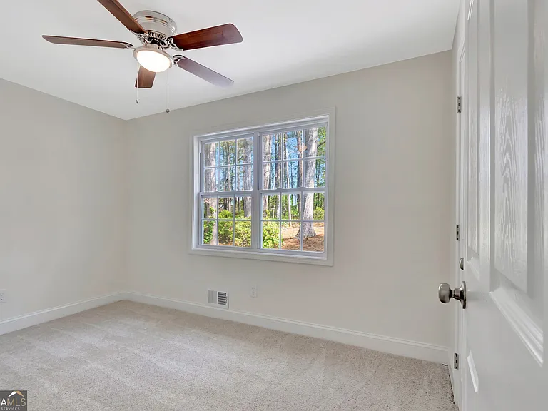 140 Mary Freeman Rd — Photo 31