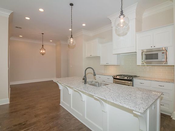 3rd image of 205 Monterey Dr