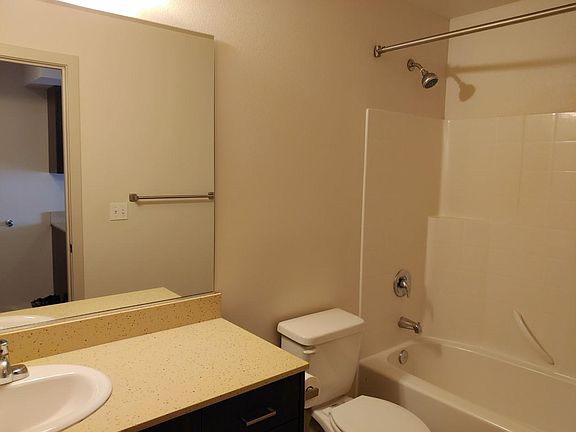 4th image of 12350 33rd Ave NE #101