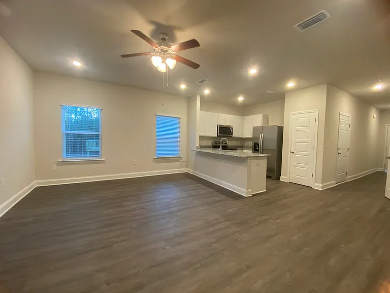 6677 Spaniel Dr — Photo 3