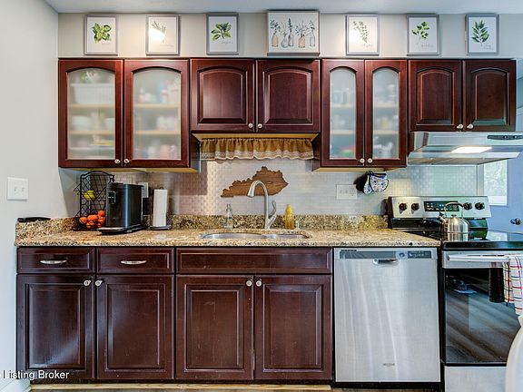 5th image of 1610 Rhode Ct