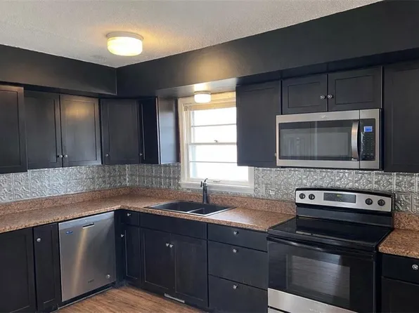 502 NE Ash St, Lees Summit, MO 64063