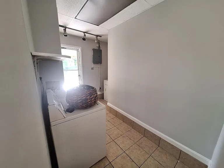 26153 Nagel St — Photo 17