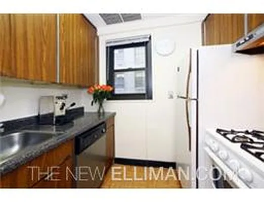 Rented by Douglas Elliman | media 24