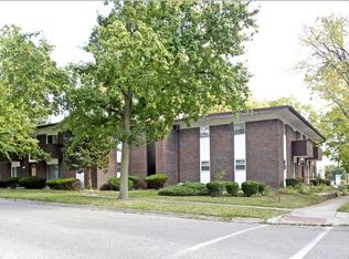 900 8th St #905-22, Highland, IL