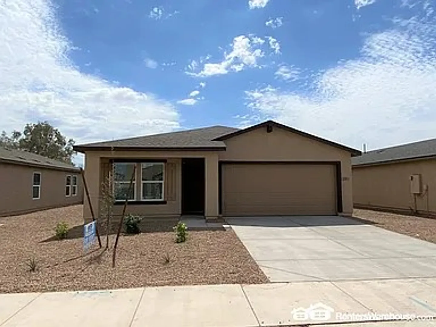 Almost New 3 Br 2 Ba 2 Cg Home in Picacho Crossing in Coolidge — Photo 1