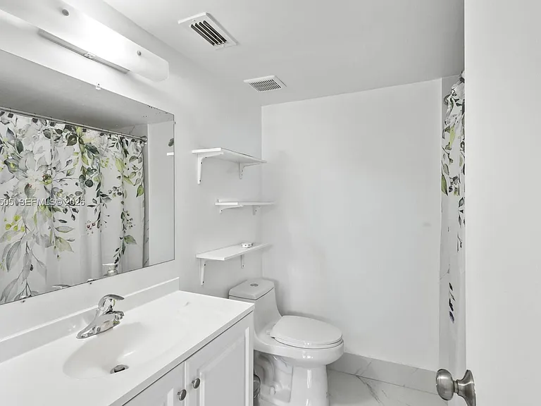 2075 SW 122nd Ave #226 — Photo 7