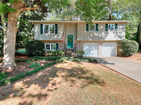 4171 Whispering Forest Ct, Lilburn, GA 30047