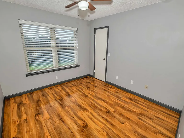 5216 Spring Branch Dr — Photo 9