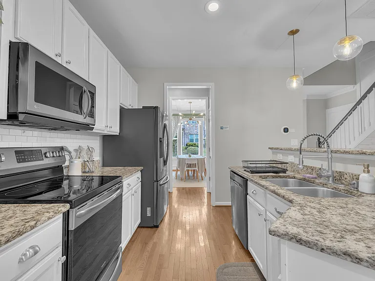 503 Village Loop Dr — Photo 9