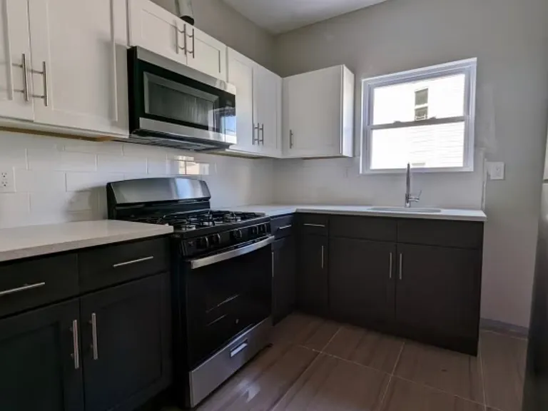 45 N 16th St #1 — Photo 1