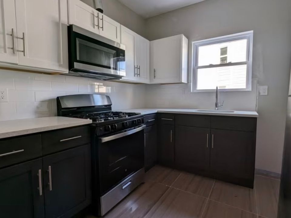 1st image of 45 N 16th St APT 1