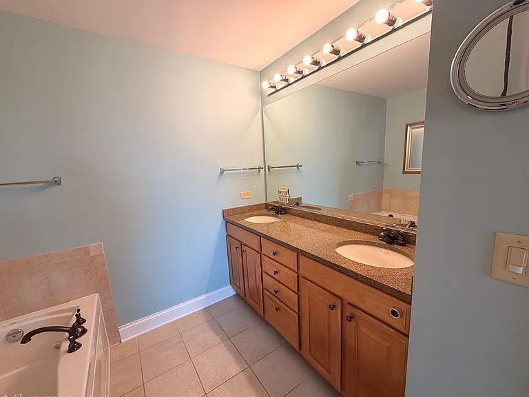 125 N Buffalo Grove Rd #313 — Photo 20