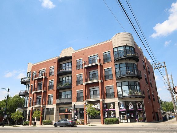 3rd image of 2954 W Irving Park Rd APT 4C