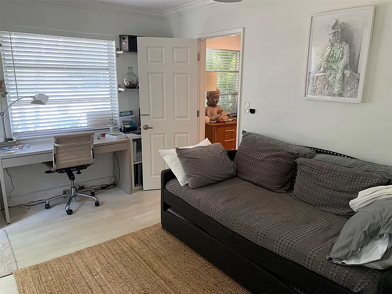 801 SW 10th St #2 — Photo 15
