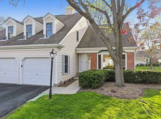 63 Country Club Dr, Prospect Heights, IL 60070