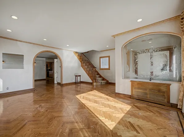 3731 Maple Avenue image 17 of 34