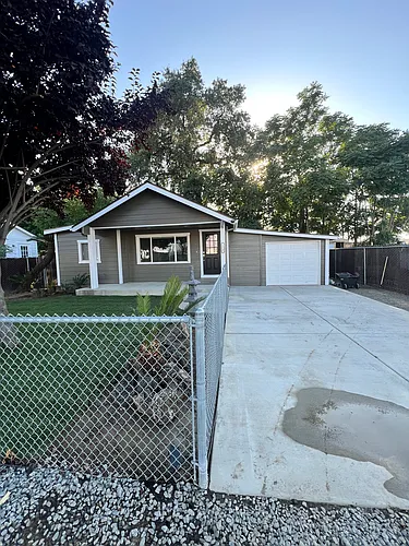 15747 Avenue 296 Photo 1