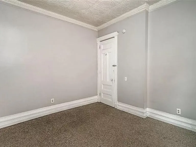 473 Alexander St — Photo 15