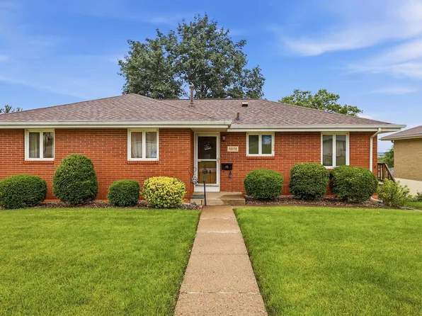 3070 Saint Anne Dr, Dubuque, IA 52001