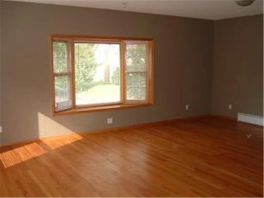 6 bed, $3,100 — Photo 3