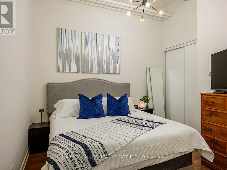 380 Macpherson Ave #441 — Photo 8