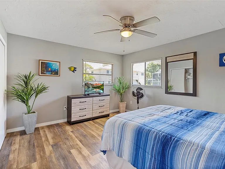 309 Shore T Rd — Photo 26