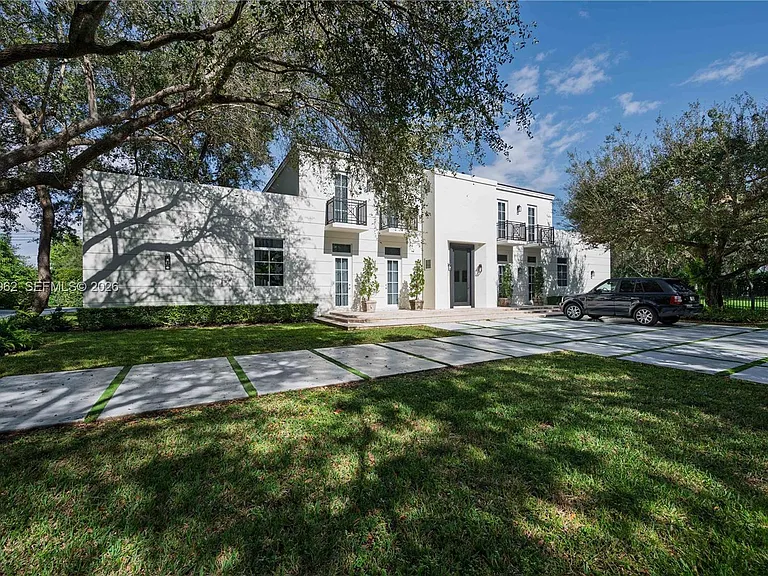 6355 SW 114th St — Photo 2