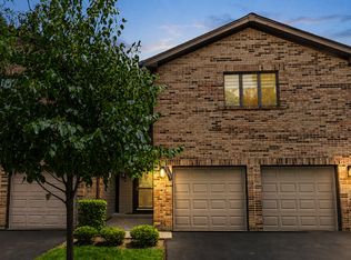 1697 Pebble Beach Dr, Hoffman Estates, IL 60169