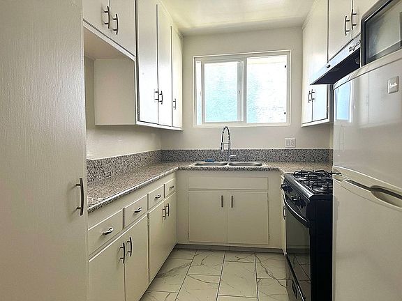 2nd image of 1343 N Sierra Bonita Ave