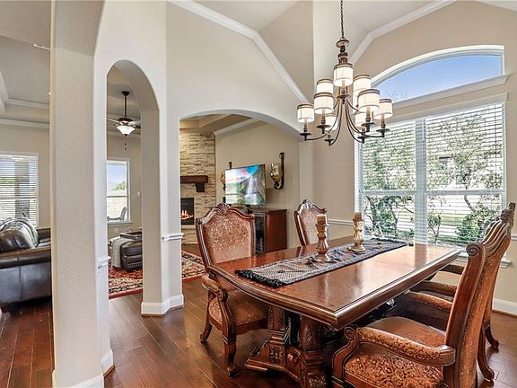4th image of 234 Bluff Woods Dr