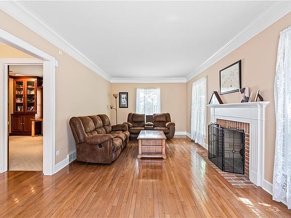 4th image of 1061 Buchholz Dr