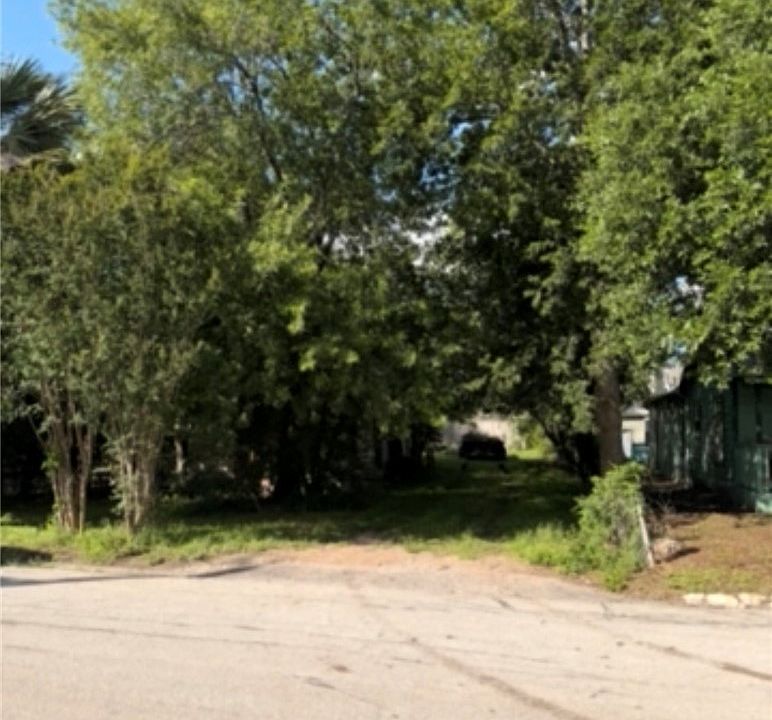 2nd image of 185 S West End Ave