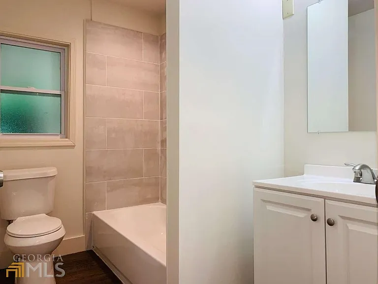 364 Brooks Ave SW — Photo 10