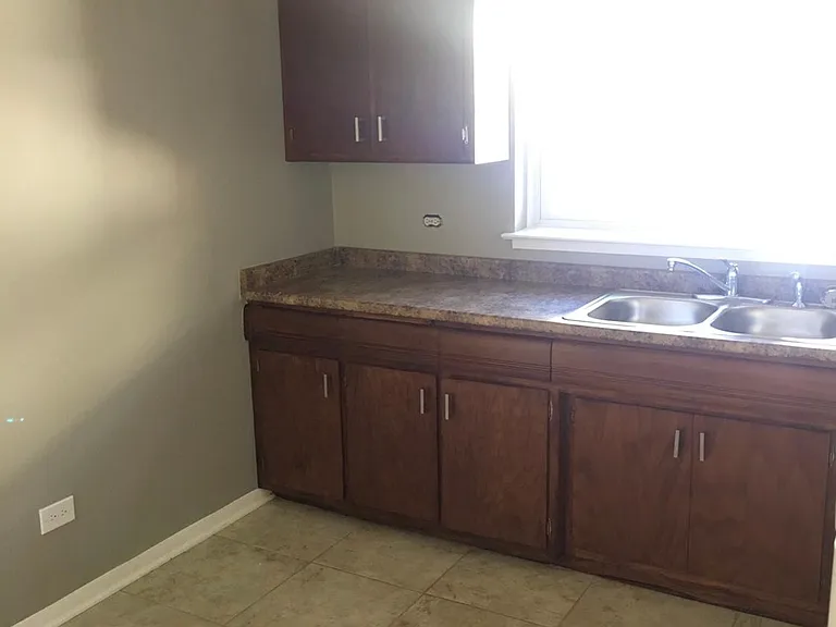 1217 N La Grange Rd #1F — Photo 2