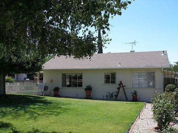 2nd image of 34815 Cedar Ave