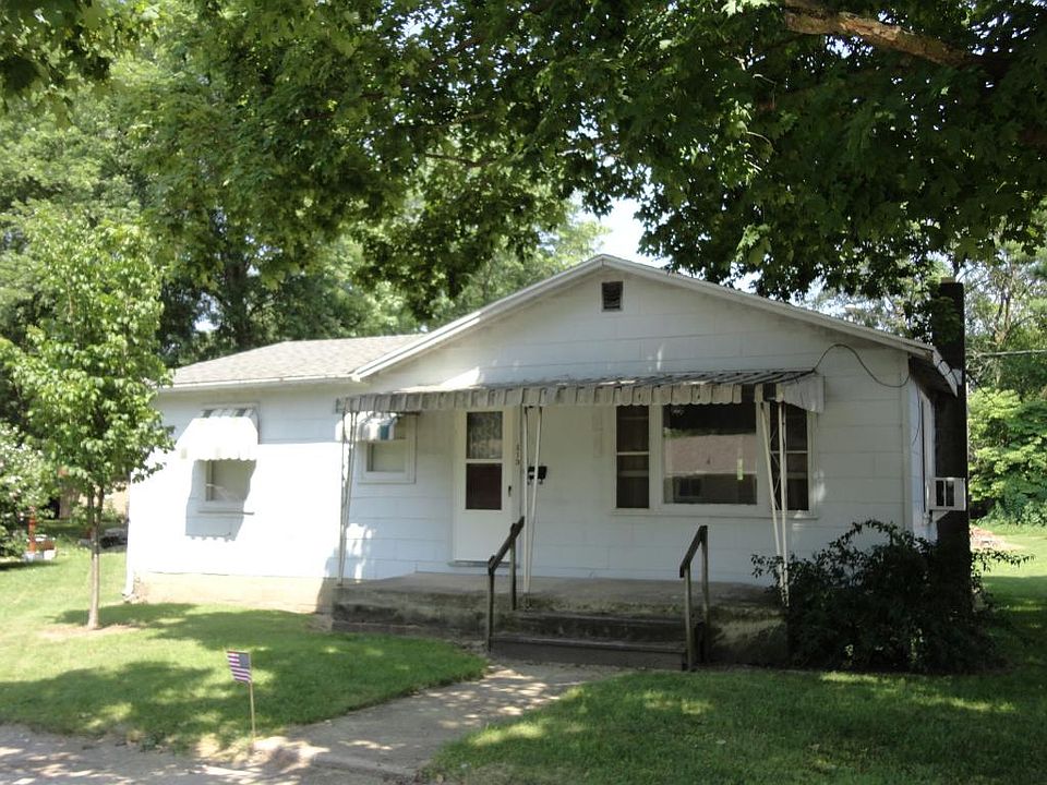 1st image of 113 N Oak St