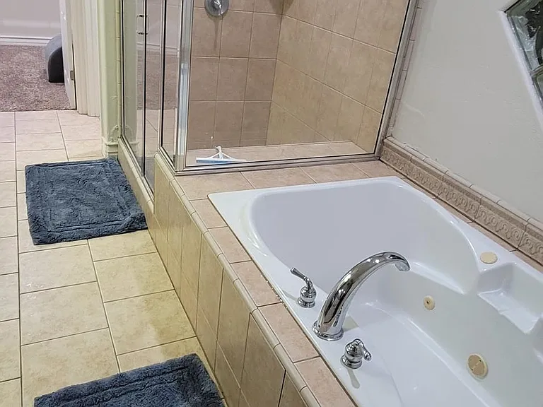 13910 Spring Valley Pkwy — Photo 38