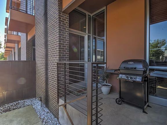 3rd image of 449 Monroe Ave #115