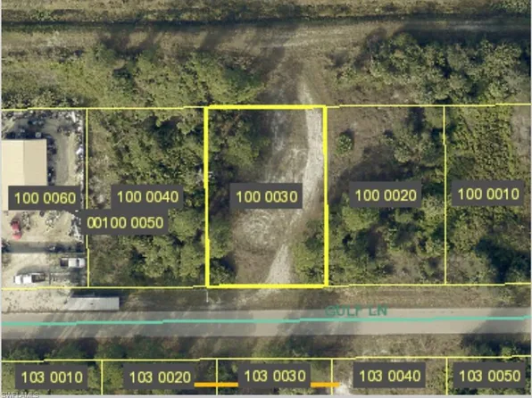 875 Gulf LN, LEHIGH ACRES, FL 33974