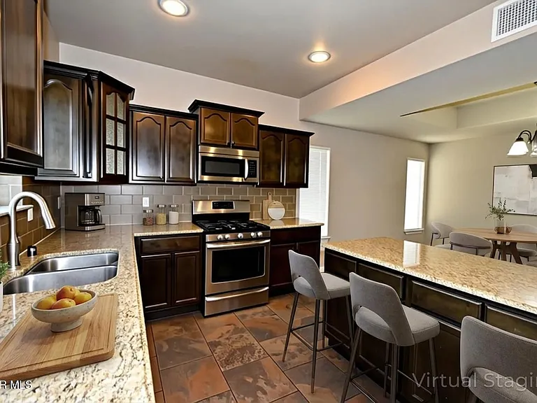 300 Saltford Pl — Photo 11