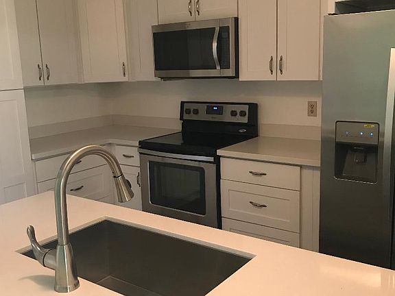 3rd image of 2707 Lincoln Way APT B34