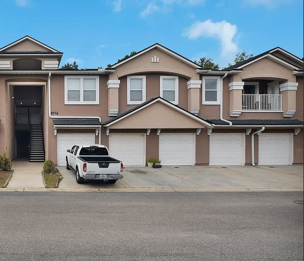 9576 Amarante Cir — Photo 1