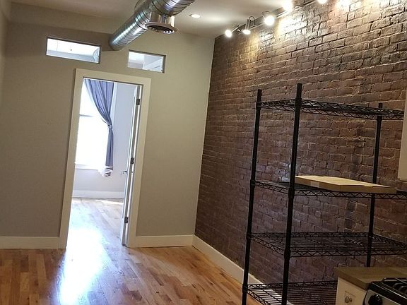 3rd image of 144 Manhattan Ave APT 2R