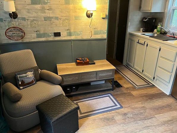 2043 Allegheny Ln #203