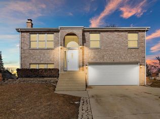 245 Gingerbrook Ln, Bartlett, IL