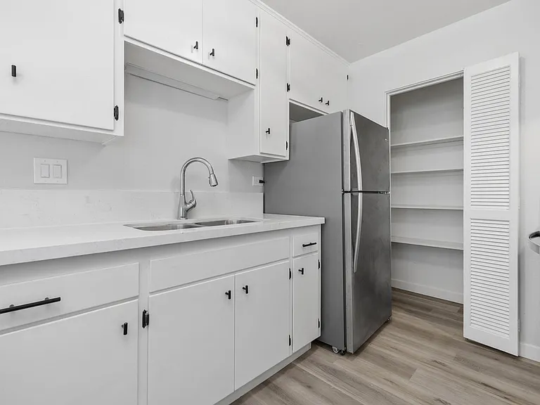 3820 Georgia St #8 — Photo 17