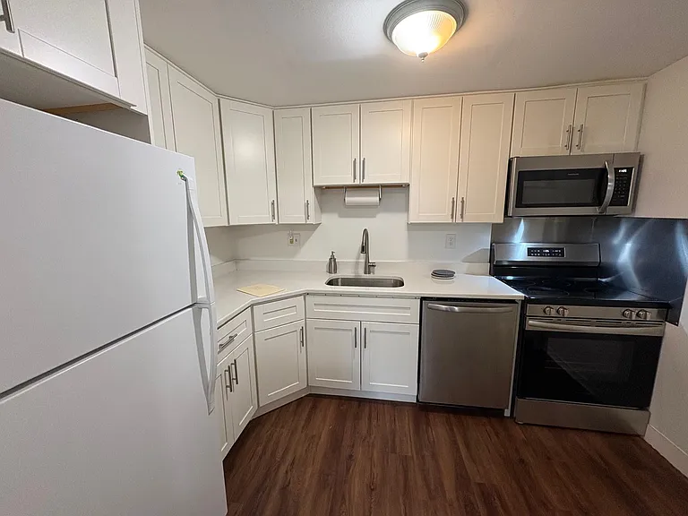 39 Berlin St #1 — Photo 3