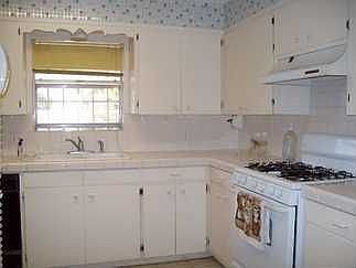 3rd image of 216 W Esperanza Ave