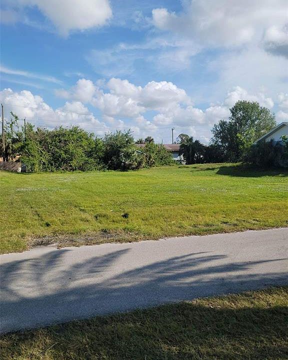 1st image of 2712 Palm Dr